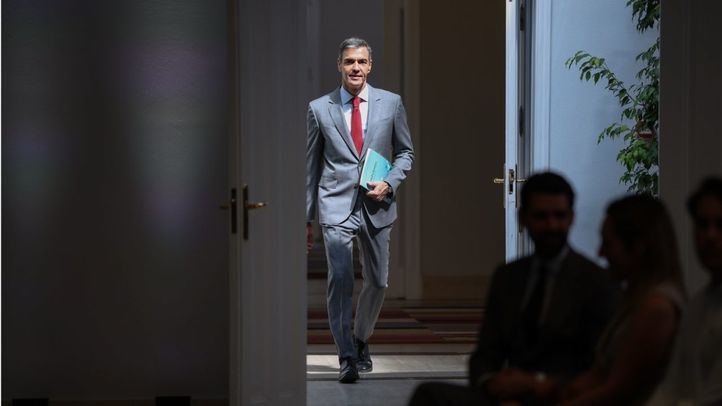Pedro Sánchez llega a la rueda de prensa tras el Consejo de Ministros