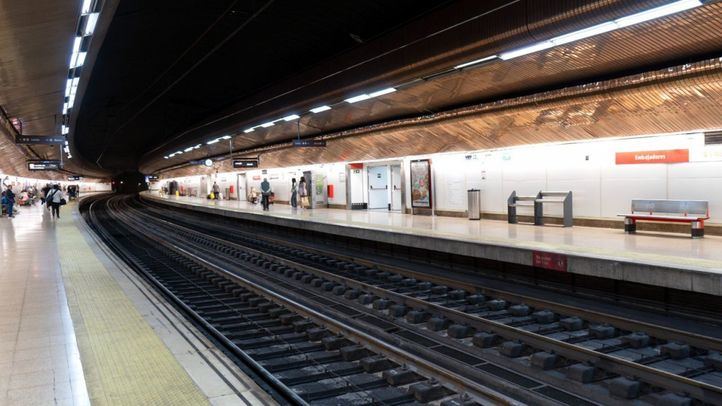 Estación de Embajadores en la C-5 de la red de Cercanías