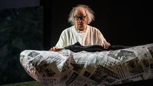 Els Joglars celebra su 60º aniversario con su atrevida versión de Aristófanes