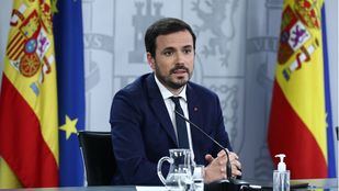 Adiós a las 'peleas' con robots y a la espera telefónica: las claves de la nueva ley de atención al cliente