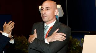 La madre de Rubiales se encierra en una iglesia e inicia una huelga de hambre