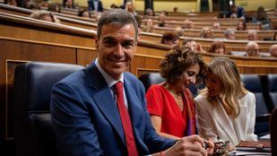 Pedro Sánchez y sus vicepresidentas, en el Congreso