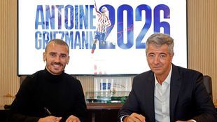 Antoine Griezmann con Miguel Ángel Gil Marín