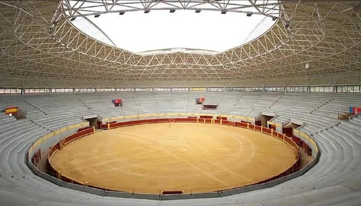 Reparada la cubierta móvil de la plaza de toros de Moralzarzal