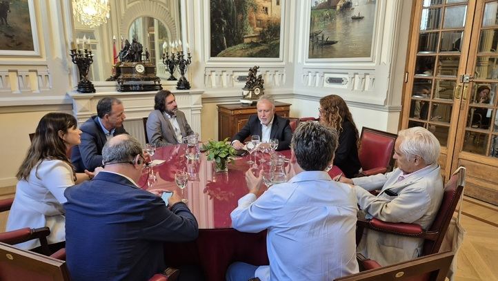 El ministro de Política Territorial, Ángel Víctor Torres, se reúne con el equipo directivo del Ateneo de Madrid