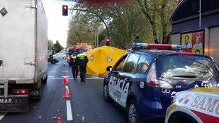 Un joven muere atropellado en Moratalaz cuando cruzaba la calle por un sitio indebido