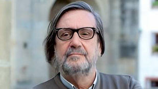 Muere Carlos Tena, periodista musical que rompió con los cánones televisivos de los 80