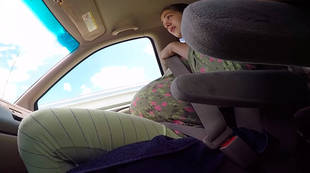 Vídeo: Una mujer da a luz en su coche antes de llegar al hospital