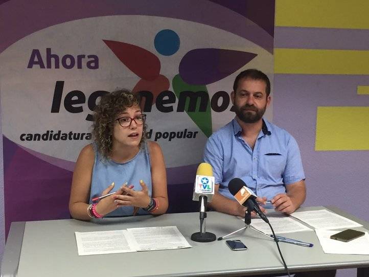 Los dos concejales que quedan de Leganemos, con Fran Muñoz como portavoz