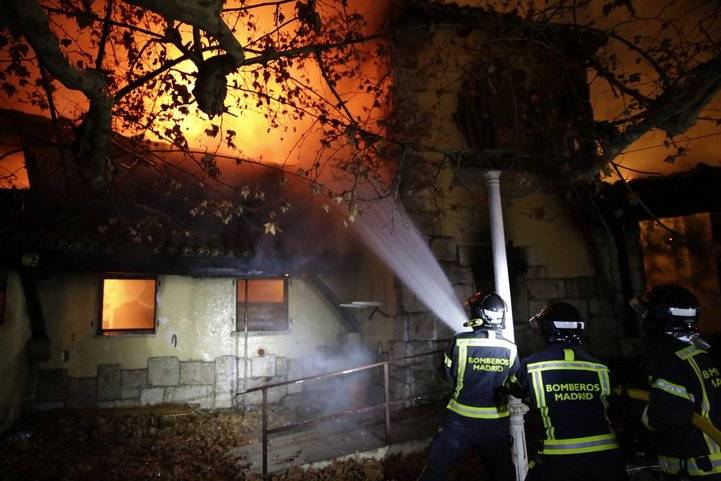 Incendio en el antiguo restaurante Guipúzcoa