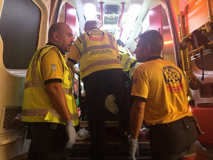 Los sanitarios han trasladado al herido al Gregorio Marañón.