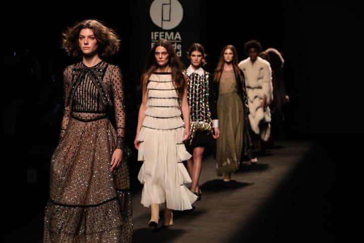 Desfile de Teresa Helbig.