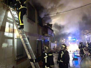 Extinguido un virulento incendio en una vivienda de Serranillos del Valle