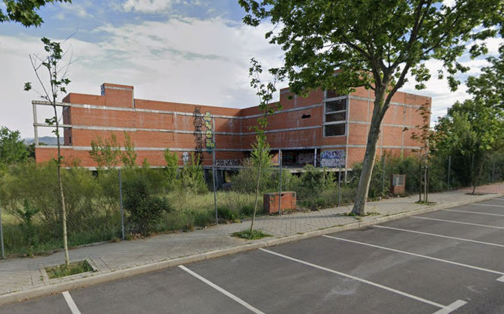 Edificación vandalizada que iba a ser la Casa del Actor en Las Rozas