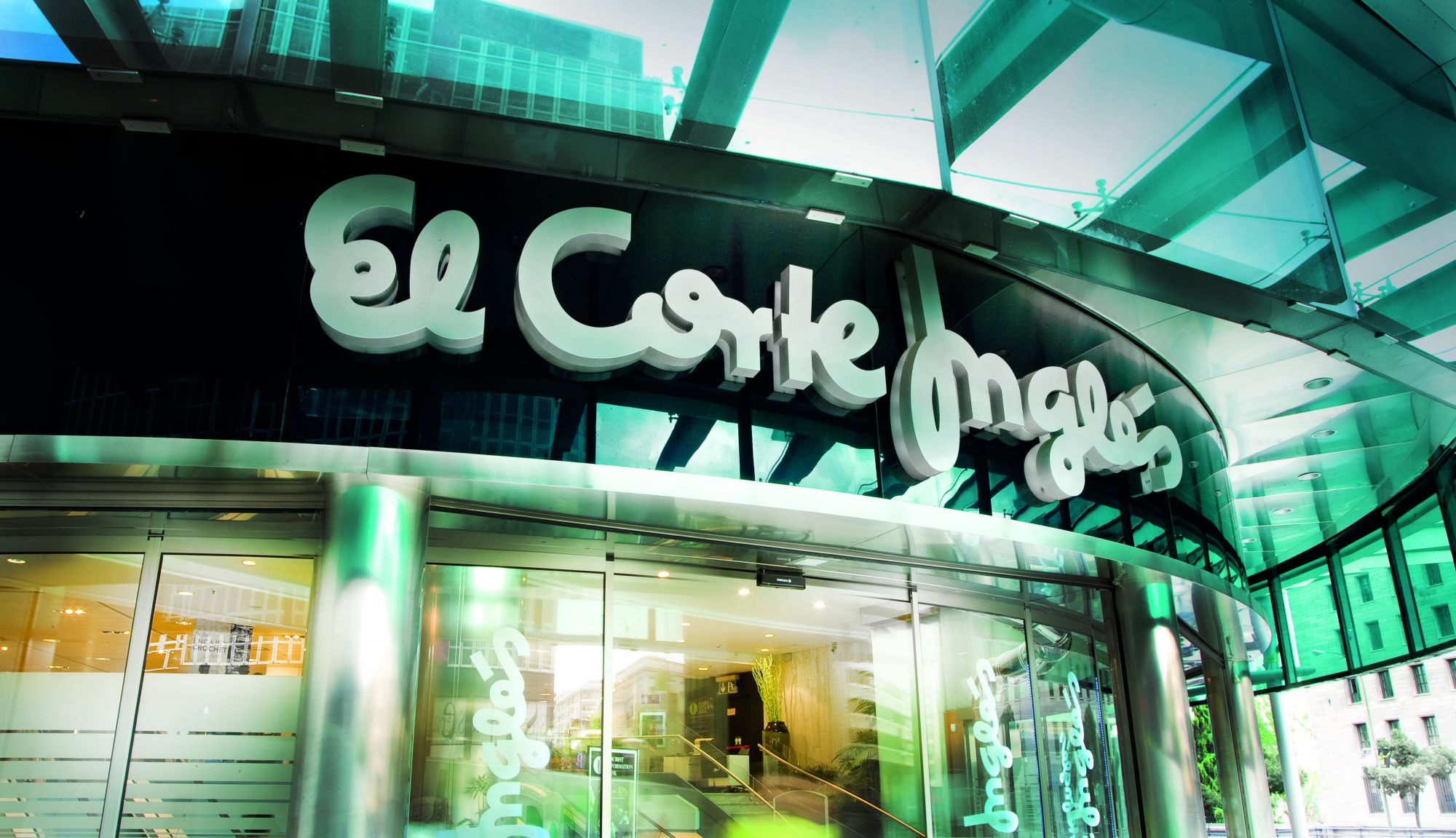 El Corte Inglés celebra el Cyber Monday con más de 60.000 ofertas en su web