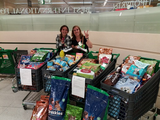 El Corte Inglés entrega 43.000 kilos de pienso a cien protectoras de mascotas, un 32% más que en 2016