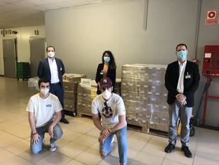 Mercadona dona 2.100 litros de leche a la Hermandad del Santísimo Cristo de los Remedios