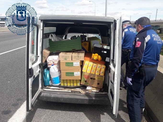 Detenido un conductor sin carné por circular marcha atrás en la A-4