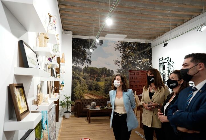 La presidenta de la Comunidad de Madrid, Isabel Díaz Ayuso, participa en la proclamación del municipio de Nuevo Baztán como uno de los pueblos más bonitos de España