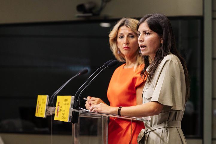 Amanda Gutiérrez, presidenta de FUTPRO, junto a Yolanda Díaz