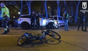 El conductor de un VTC atropella a una ciclista