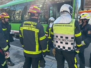 Una mujer herida grave y un hombre leve atropellados por un autobús en Leganés