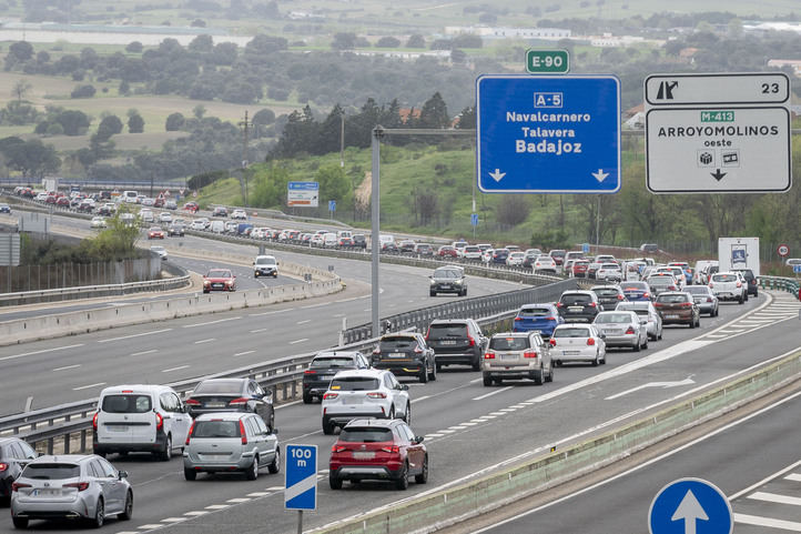 Tráfico en la autovía A-5 a su paso entre Móstoles y Arroyomolinos