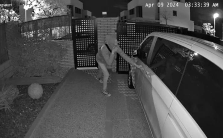 Momento de uno de los robos captado por una cámara