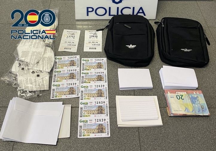 Material incautado a los timadores