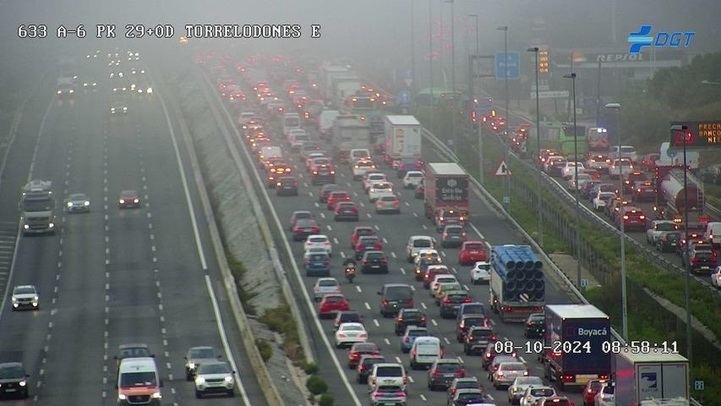 Retenciones en hora punta en la A-6 a la altura de Torrelodones