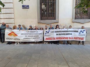 Familiares de fallecidos en residencias presentan ante la Fiscalía una denuncia por "discriminación"