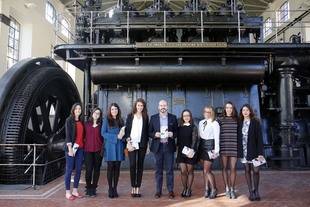 La Línea 2 de Metro de Madrid se convierte en escenario literario