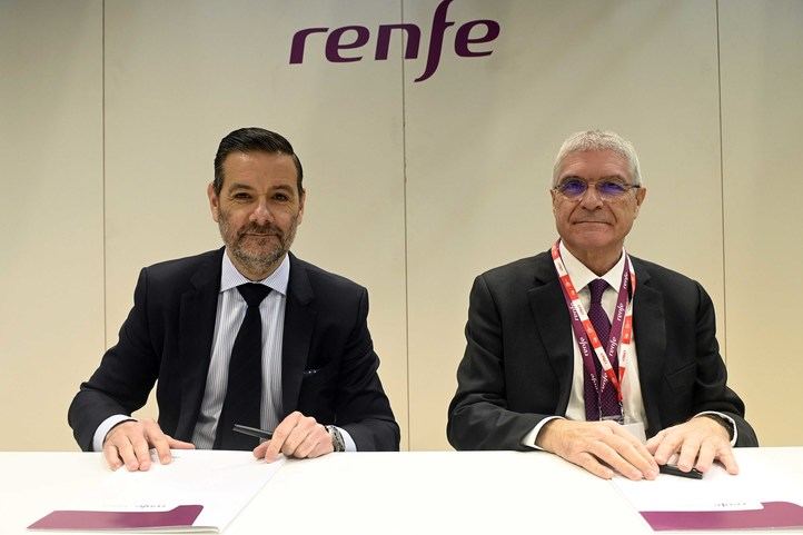El presidente de Renfe, Isaías Táboas, y el consejero delegado de Jumbo Tours Group, Ginés Martínez.