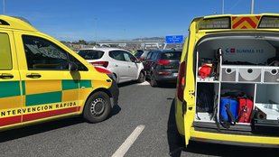 Una colisión con cinco turismos implicados deja 11 heridos leves, dos de ellos menores