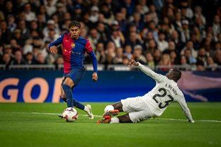 LaLiga denuncia conductas racistas hacia Lamine Yamal durante el Clásico en el Santiago Bernabéu