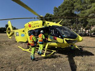 Helicóptero del 112 traslada al menor que ha sufrido un ahogamiento