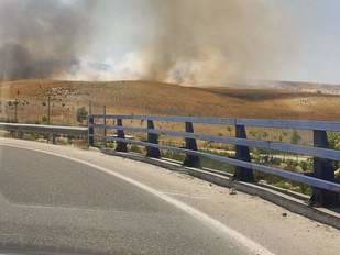 Incendio de pasto en la A-3 a la altura del KM.12