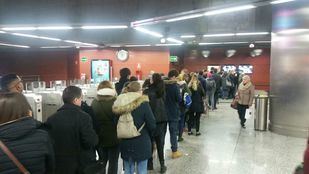 Un tren bloqueado en Atocha paraliza la hora punta