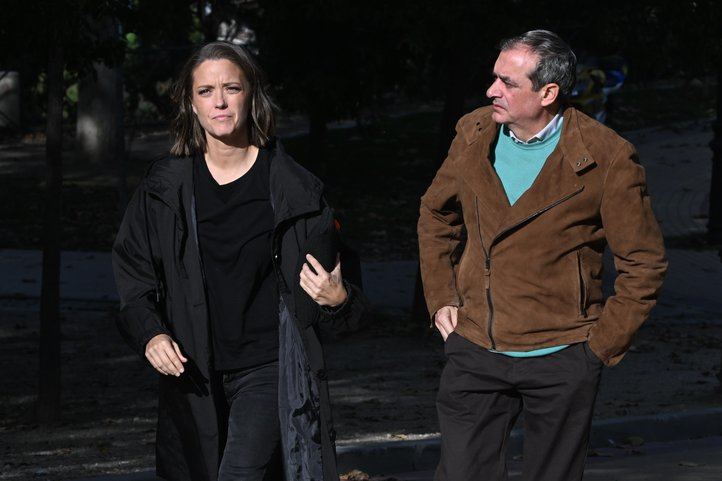 María Casado visita despide a Mayra Gómez Kemp en el Tanatorio de San Isidro
