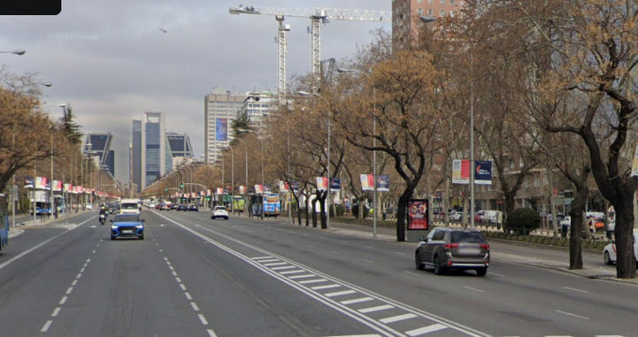 Paseo de la Castellana a la altura del número 89 donde se estrelló el Ferrari
