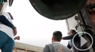 La Almudena celebra el toque manuel de campanas, patrimonio de la humanidad