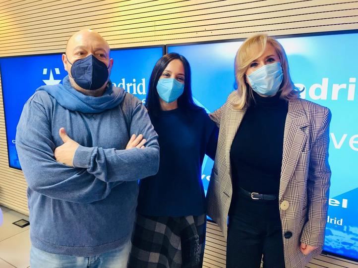 Mercedes González junto a Constantino Mediavilla y Nieves Herrero