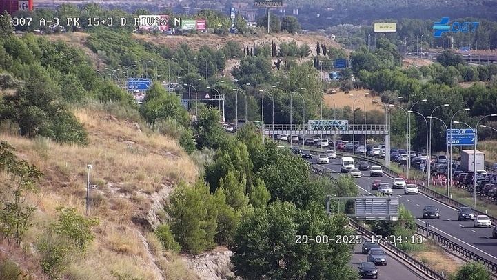 Accidente en Rivas que dificulta la salida por la A-3