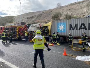 Un herido en un choque en la M-50 entre dos vehículos pesados