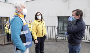 Almeida agradece al Samur su trabajo durante la crisis del coronavirus