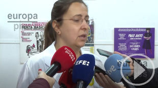 Médicos y pediatras se encierran en Manoteras para denunciar su situación