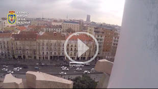 Disfruta las vistas que tiene de Madrid la bandera de Colón