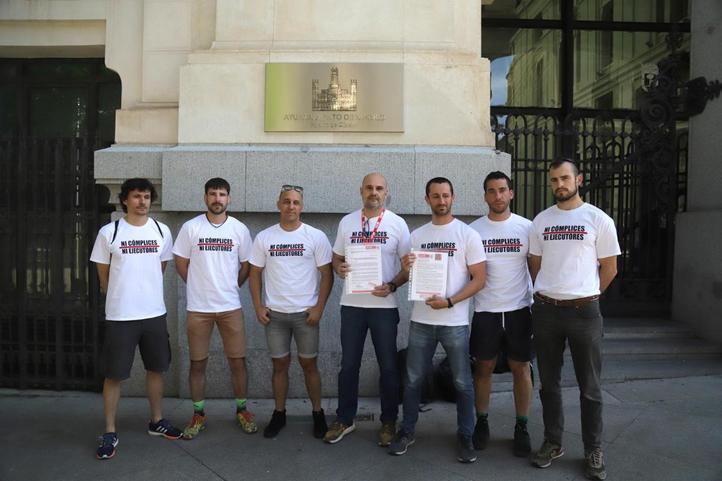 Bomberos de Madrid contra el protocolo que les obliga a intervenir en desahucios