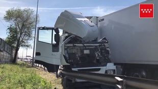 Un herido grave tras colisionar dos camiones en Torrejón de Ardoz