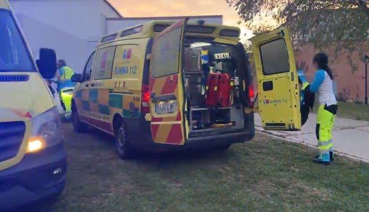 La alerta se recibió a las 19.45 horas, cuando una llamada al Centro de Emergencias 112 notificó el ataque.